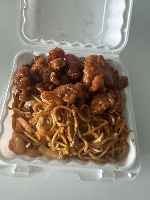 Lunch portion General Tso chicken with shrimp Chow mein.