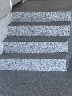 Stairs in Stonewash 1/8 inch flake