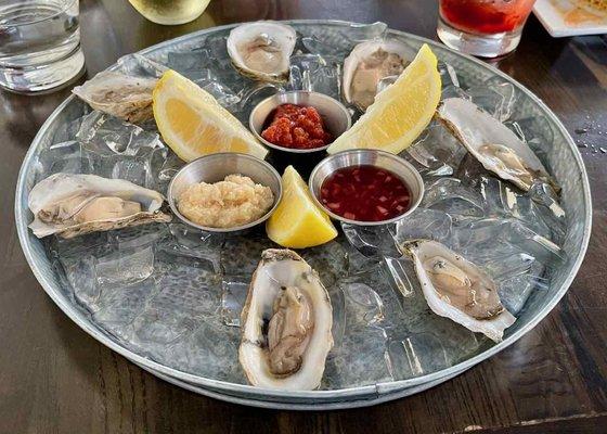 Oysters on the half shell (1/2 dozen).