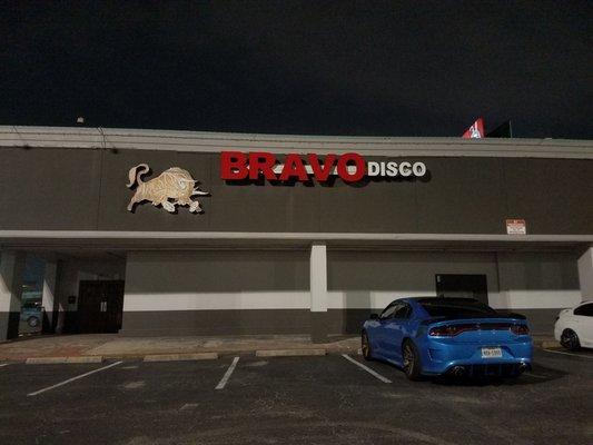 El Bravo Night Club