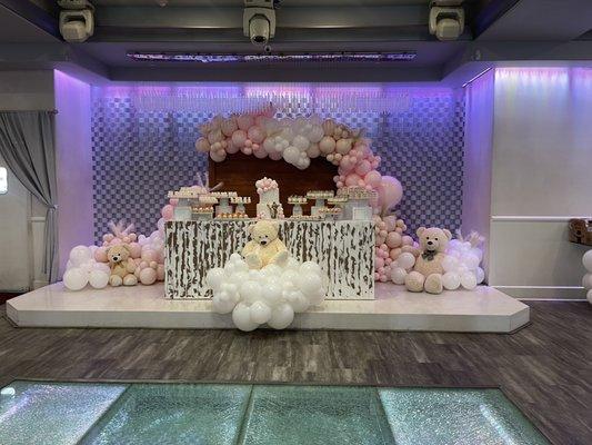 Baby shower stage