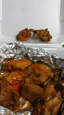 8 wings, plus those 2 nubs  not in the foil