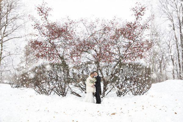 Bride Groom Snow Wedding Day