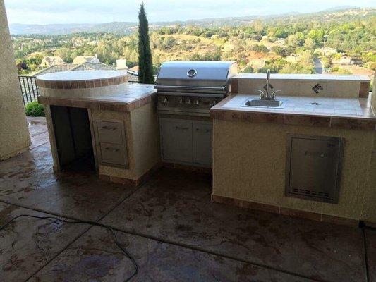 Outdoor Kitchen