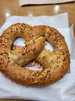 Jalapeño Cheese Stuffed Ptetzel