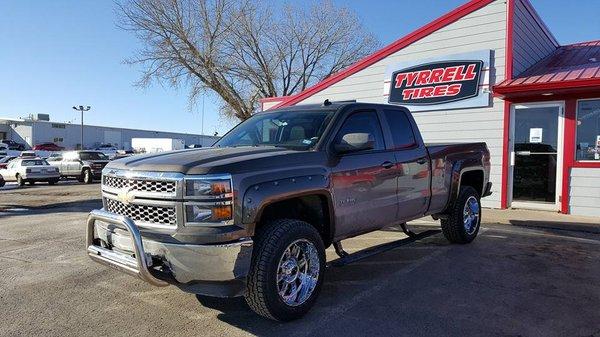 3.5" Rough Country lift, 20x10 XD809 Riot chrome wheels and 275/60R20 Hankook Dynapro tires with running boards, 20" Lund LED bull bar