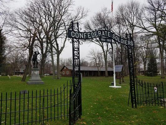 The lake side entrance to the Confederate soldiers' cemetery.