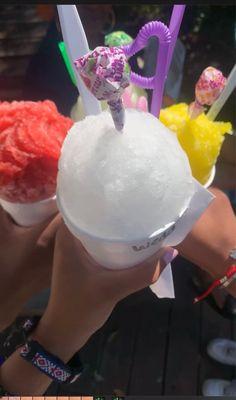 Super Cute, gem and literally the Best snow cones to date! Good customer service!!