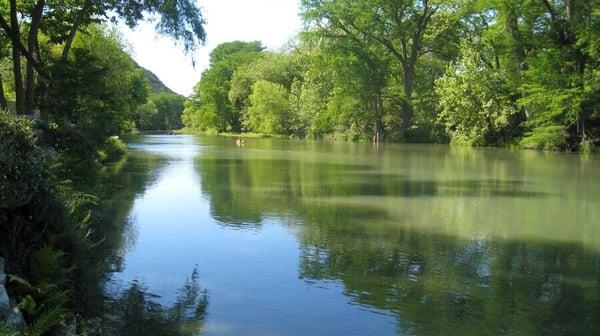 Braun Rio, cabin on the Guadalupe River by third crossing bridge, New Braunfels, Texas