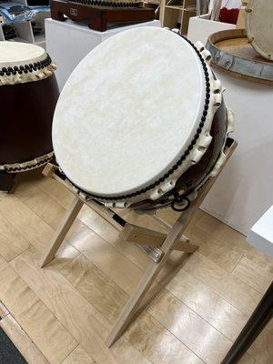 Hirado Daiko and hybrid stand... in slant position