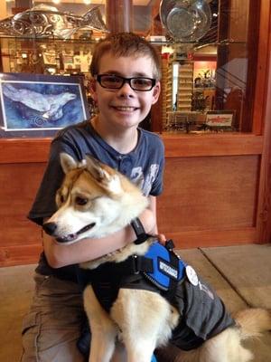 Alaska Dog Works service dog at Alaska sea life center