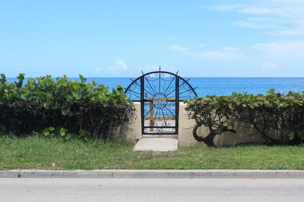 Beach Gate on Palm Beach Island