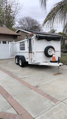 Mini dumpster rentals available 7 days a week, here is a picture of a rental in the city of Pomona, CA 91768