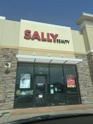 Entrance to Sally beauty supply