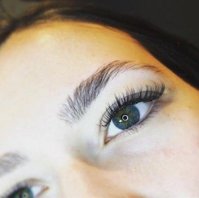 Beautiful, on-point lash extensions.