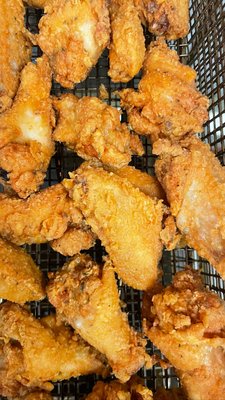 Fried chicken wings