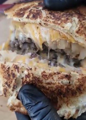 Grilled cheese smash burger