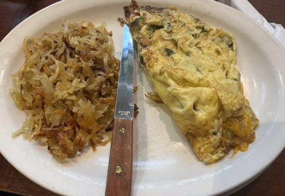 Veggie omelet and hash-browns