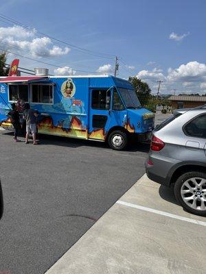 Food truck located on South Street Front Royal.