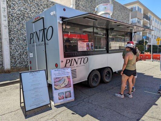 Food Truck at the San Carlos Farmers Market (July 2023)