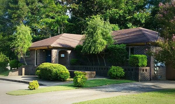 Henry Born's Office just off Old Hwy. 278, Hokes Bluff right behind Niemzak's office.