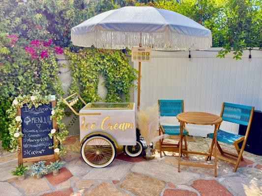 Paleta ICE Cream cart rental today! Call us for more information.