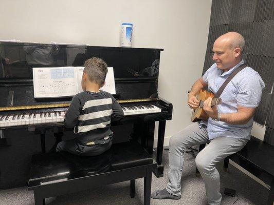 Piano lessons with Ricardo!