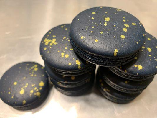 Starlight macarons