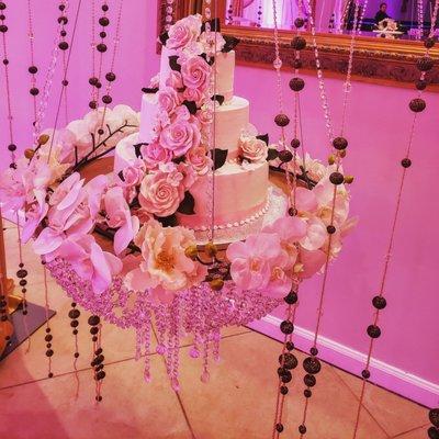 The fairy tale cake swing