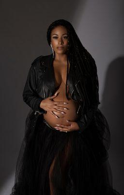 Maternity Studio Shoot Lily)