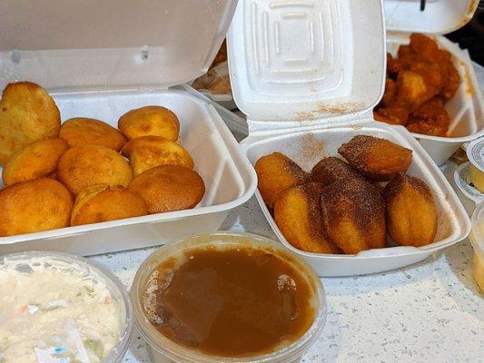 Cornbread muffins, coleslaw, mashed potatoes & cinnamon bites.