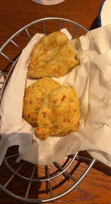 Cheddar Bay Biscuits (Half Dozen)