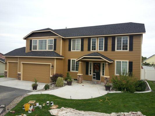 Beautifully painted home in West Richland! We take pride in our work!