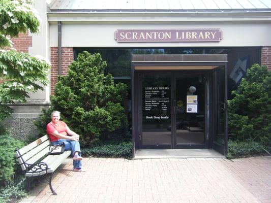 Scruffy Tourist likes this library.