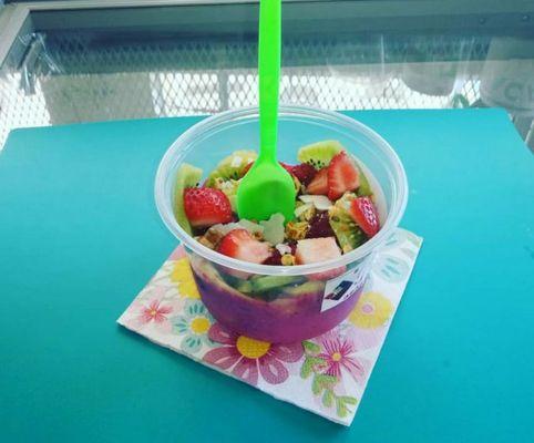 Fresy's Style Pitaya Bowl Antioxidant with 7 kinds of fresh fruit 100% Organico