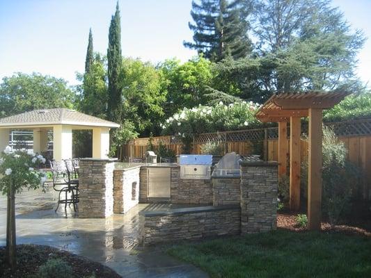 Los Altos Backyard 2008. Landscape and outdoor kitchen Design and  Installation.