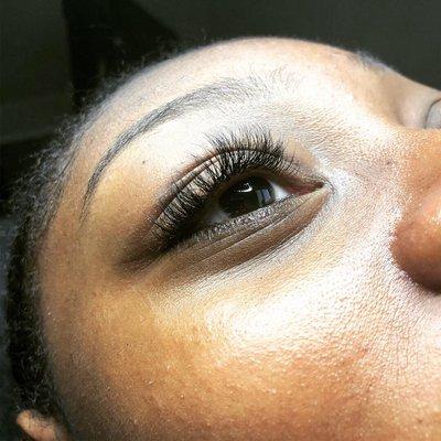 Volume lash set.