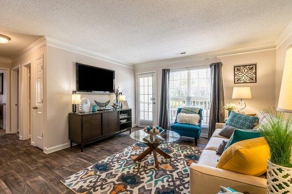 Deep River Pointe Apartments | High Point, NC