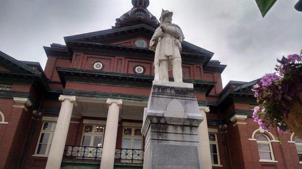 Erected in 2005 to honor those who died during the Civil War.