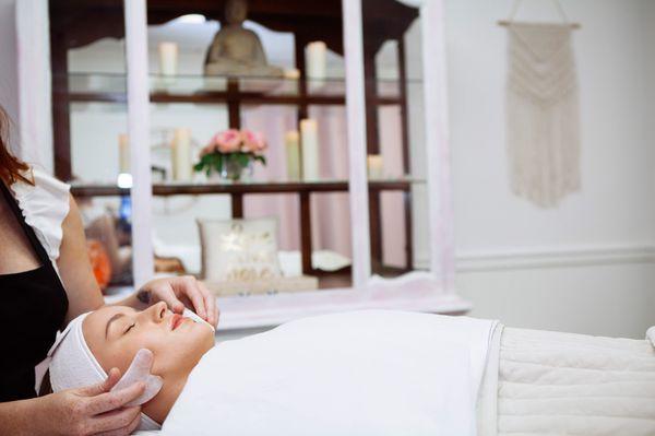 Lifting and firming facials in the rose quartz room