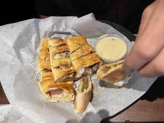 Fajita pizza roll