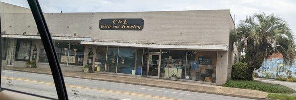 C & L Gifts & Jewelry