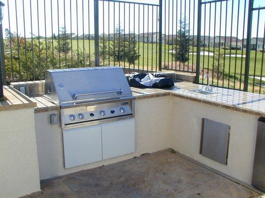 Outdoor kitchen