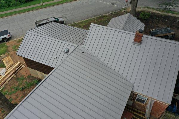 Standing seam roof