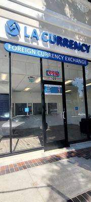 Storefront (08/25/23). @LACurrency #Burbank #ForeignExchange #Currency #Travel