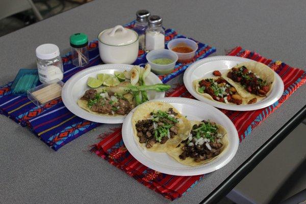 tacos asada,suadero,pastor,cachete lengua,chorizo,campechanos pollo. tambien tenemos tortas burritos quesadillas