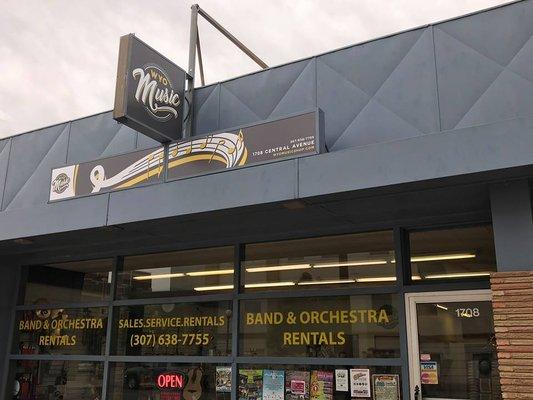 music shop exterior, WYOmusic, downtown Cheyenne