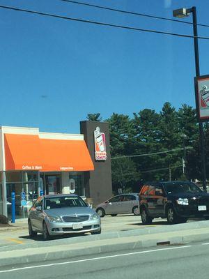 Hudson Dunkin Donuts -- 234 Washington Street / Route 85, Hudson            Storefront