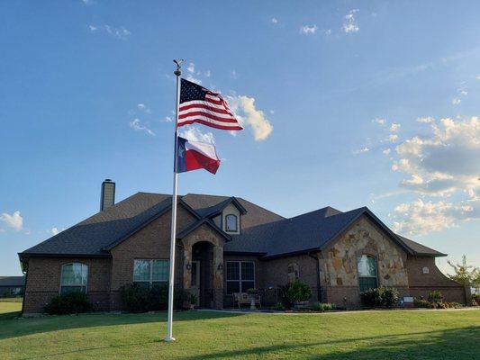 25' Flagpole  from American Dream Flag & Banner Mfg. Springtown, TX. Thank you Carol & David! The Lawrence's