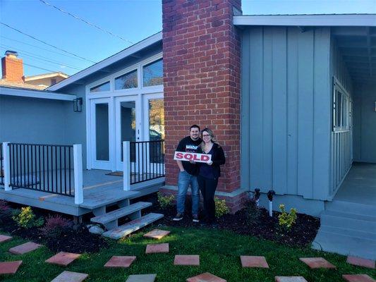 I love finding my buyer's their perfect home. Congrats David & Angela!!